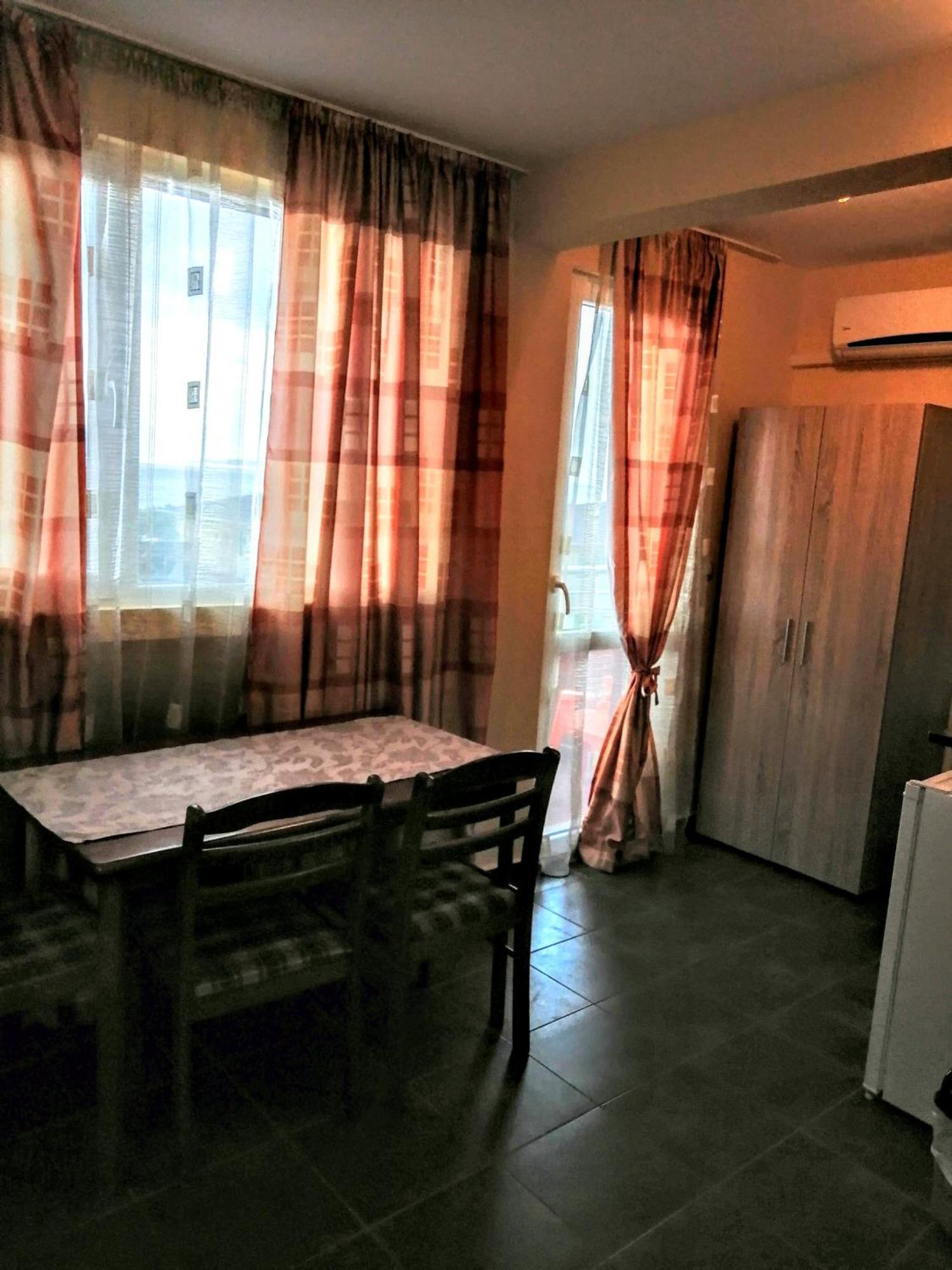 סבטי ולאס Femili Hotel Diveda חדר תמונה