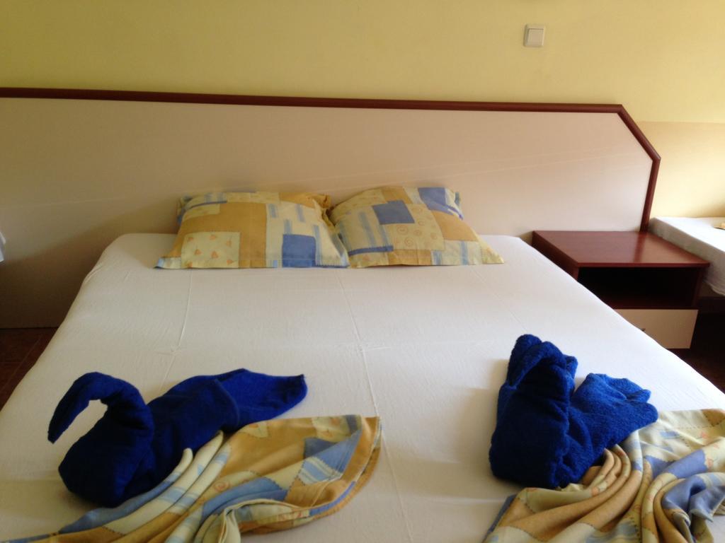סבטי ולאס Femili Hotel Diveda חדר תמונה