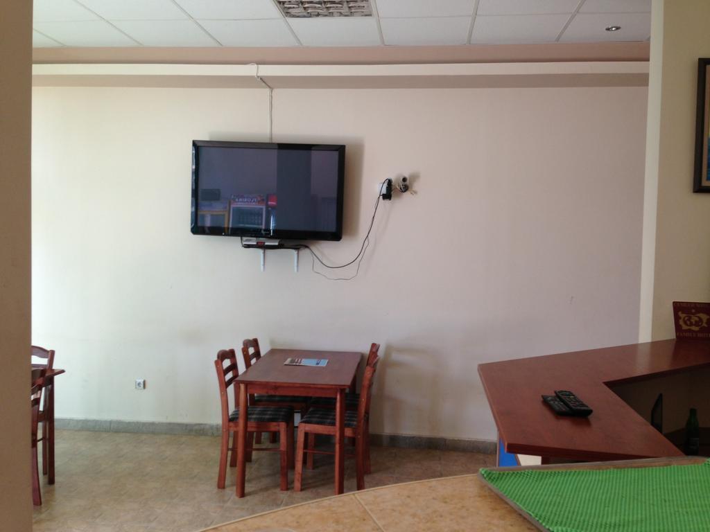 סבטי ולאס Femili Hotel Diveda מראה חיצוני תמונה