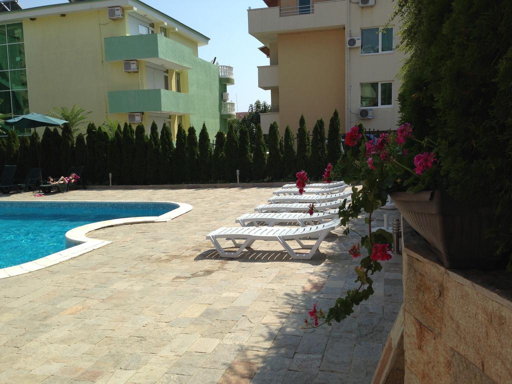 סבטי ולאס Femili Hotel Diveda מראה חיצוני תמונה