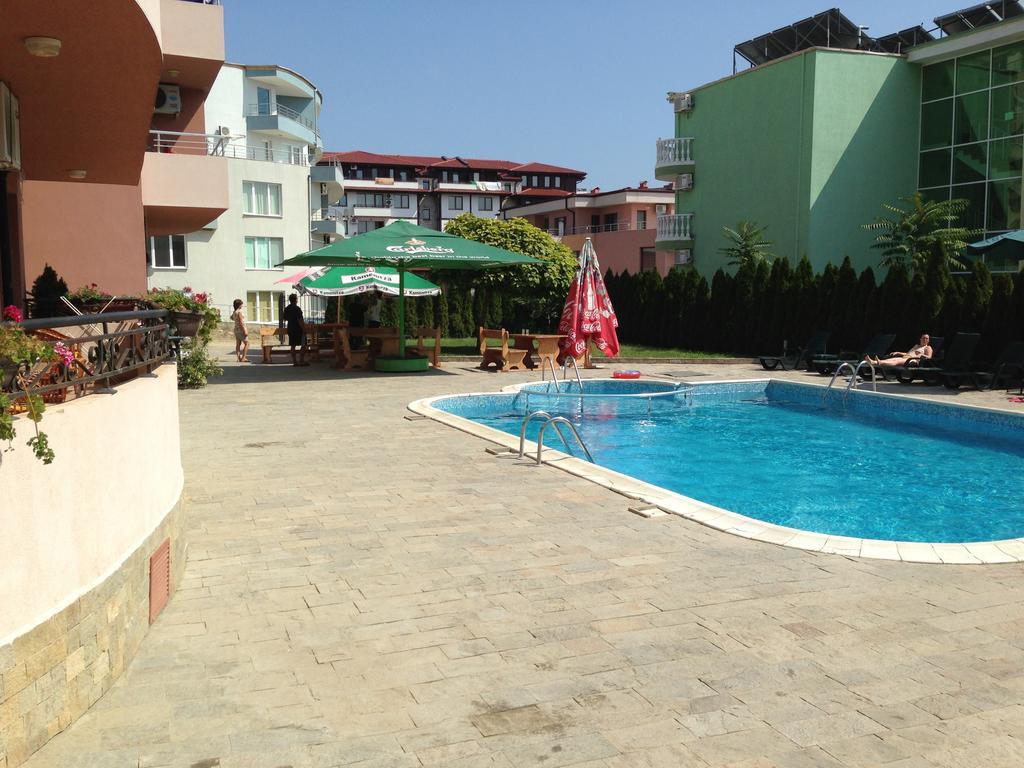 סבטי ולאס Femili Hotel Diveda מראה חיצוני תמונה