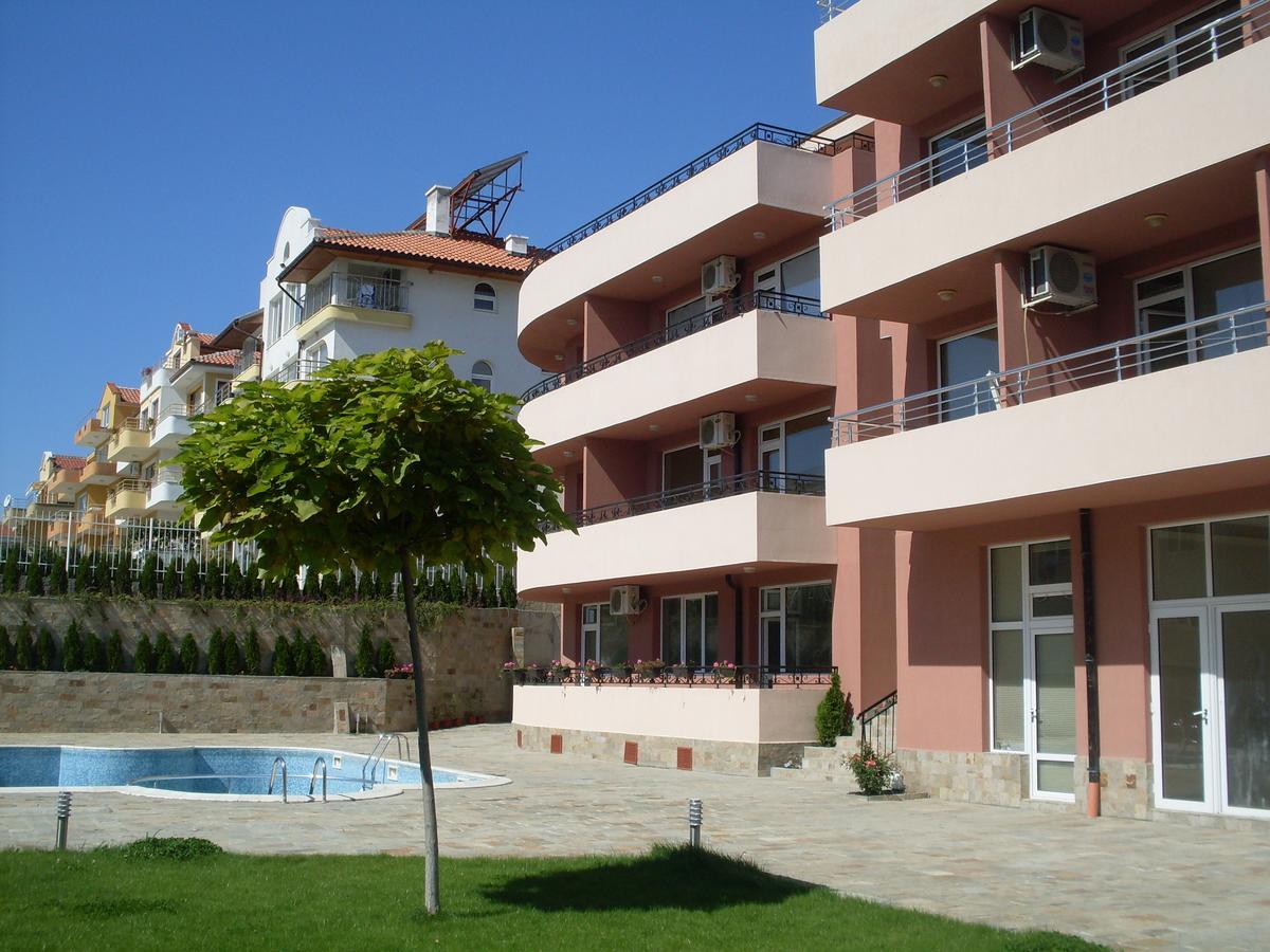 סבטי ולאס Femili Hotel Diveda מראה חיצוני תמונה