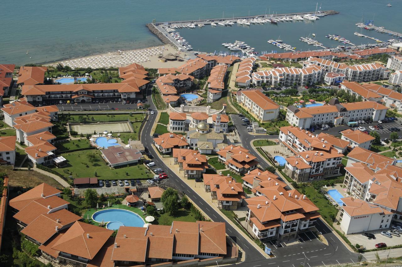 סבטי ולאס Femili Hotel Diveda מראה חיצוני תמונה