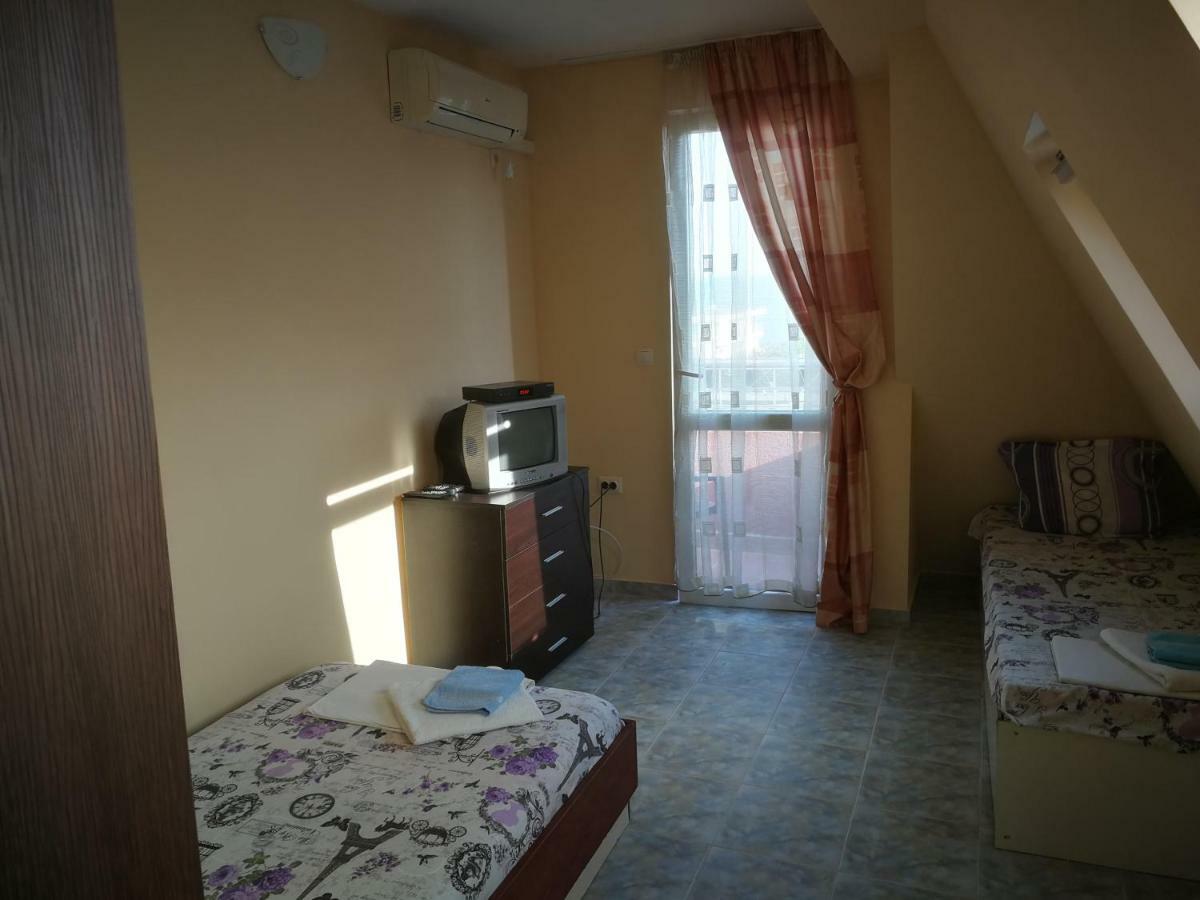 סבטי ולאס Femili Hotel Diveda מראה חיצוני תמונה