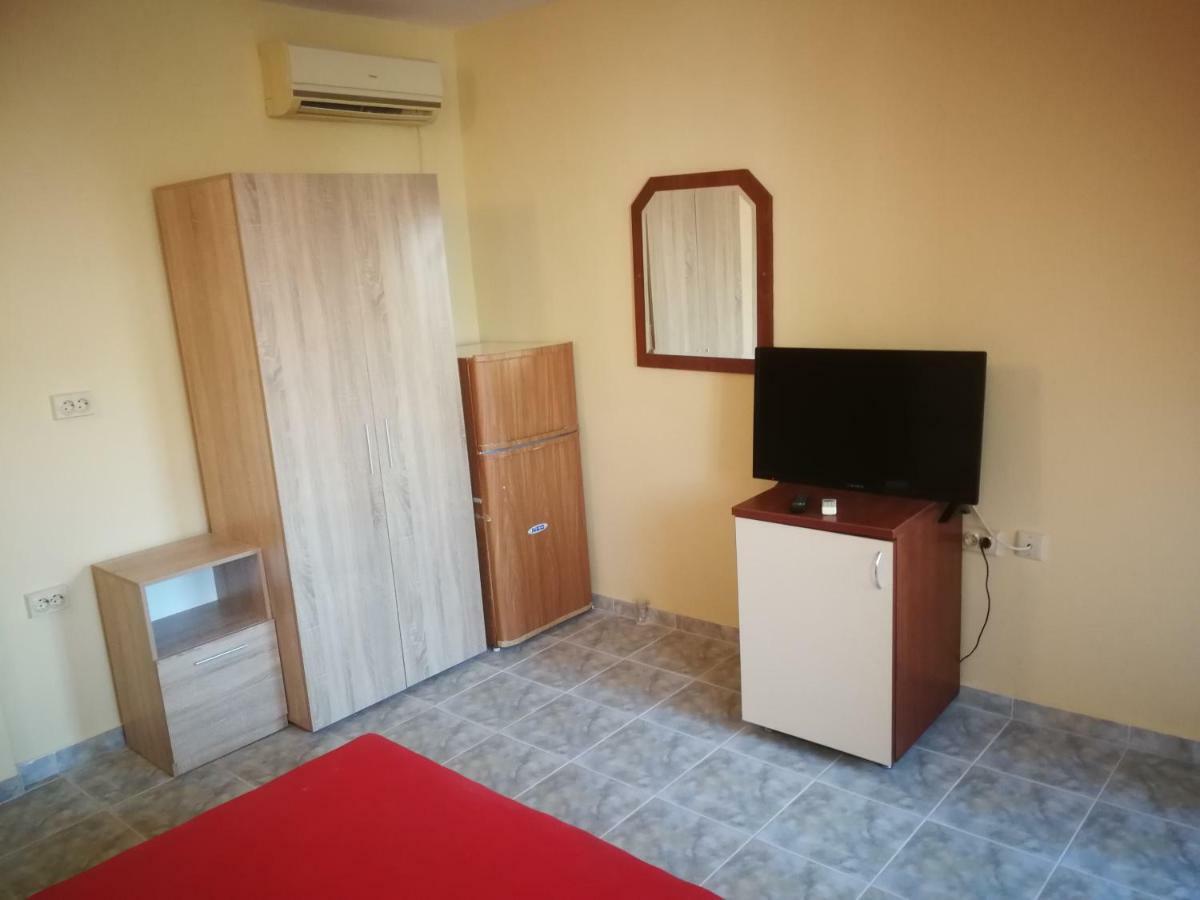 סבטי ולאס Femili Hotel Diveda מראה חיצוני תמונה