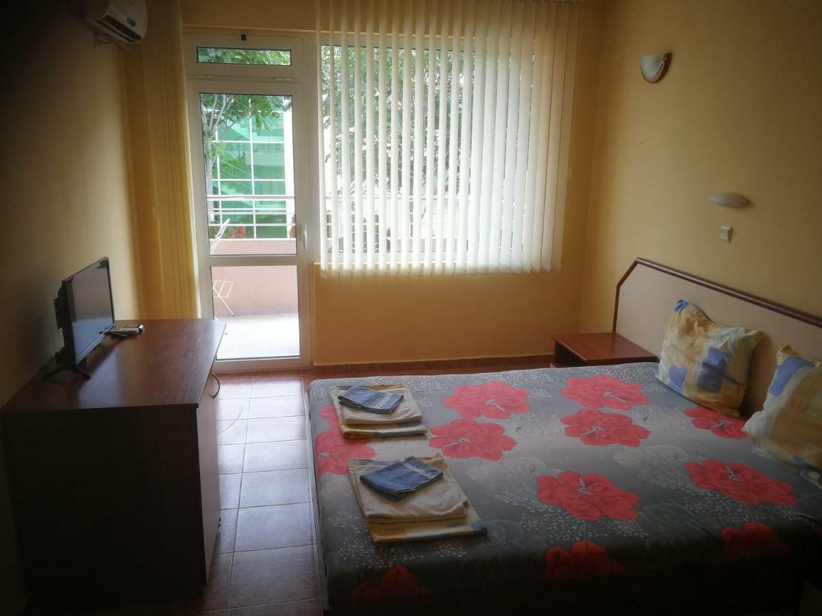 סבטי ולאס Femili Hotel Diveda מראה חיצוני תמונה